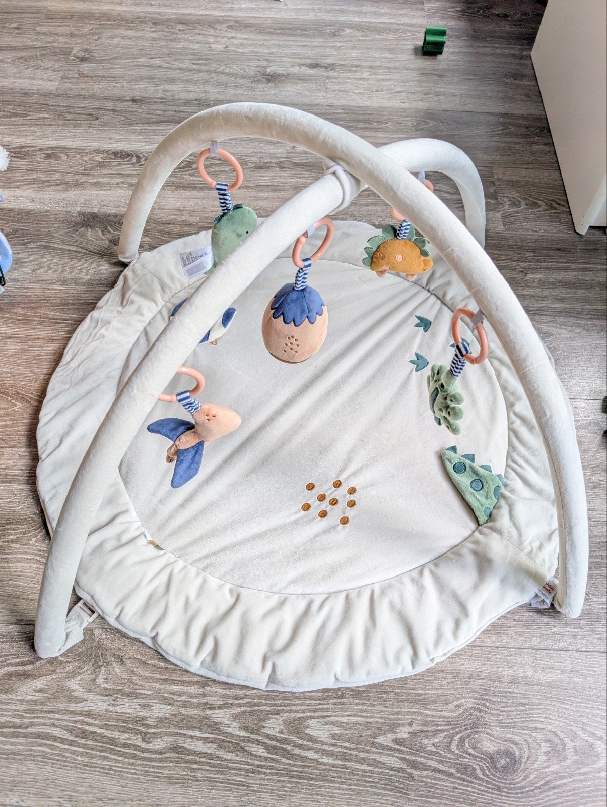 Babygym - Dino - Beige - Inclusief Accessoires, Ophalen of Verzenden, Gebruikt