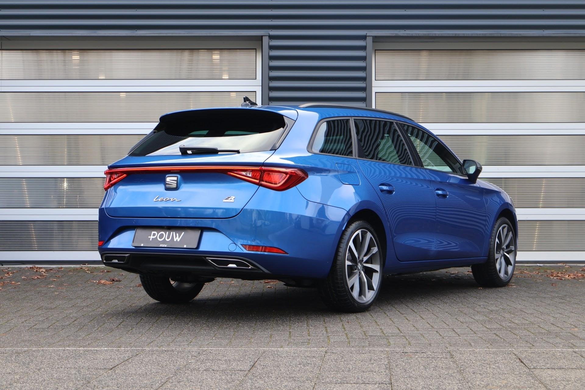 SEAT Leon Sportstourer 1.5 TSI 204pk e-Hybrid FR Business |, Auto's, 12 maanden, Stof, 4 cilinders, 26 kWh