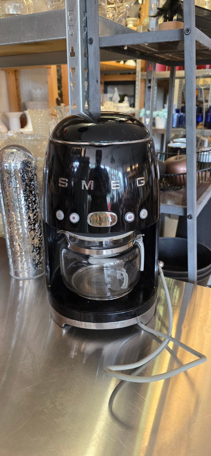 Smeg Koffiezetapparaat Zwart - Zo goed als nieuw, Witgoed en Apparatuur, Koffiezetapparaten, Ophalen, 10 kopjes of meer, Koffiemachine