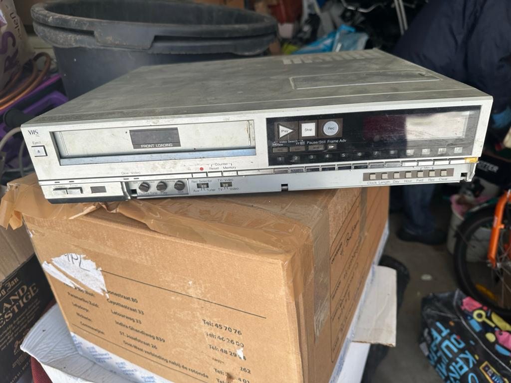Sharp VHS Videospeler - Vintage Model, Ophalen of Verzenden, Gebruikt, Overige technologieën, Overige resoluties