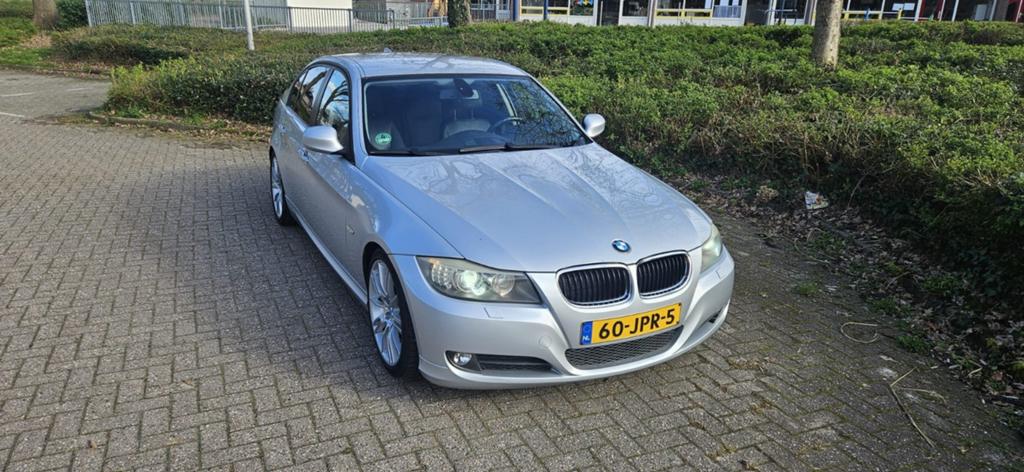 BMW 3-Serie 2.0 I 320 125KW 2009 Grijs, Auto's, 1345 kg, Achterwielaandrijving, 1995 cc, Zwart