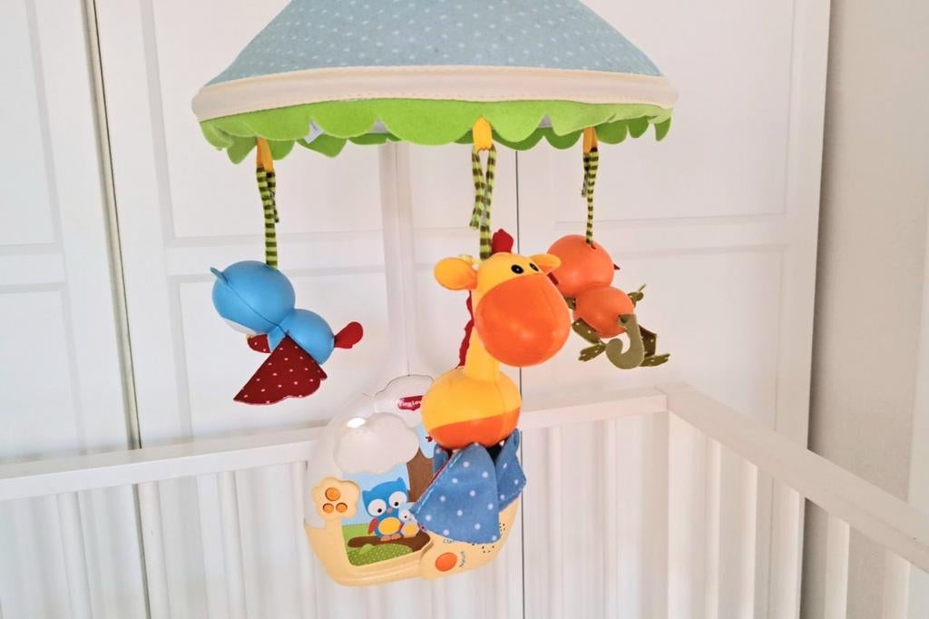 Muziekmobiel babymobiel op batterijen, licht en 9 muziekjes, Kinderen en Baby's, Speelgoed | Babyspeelgoed, Zo goed als nieuw