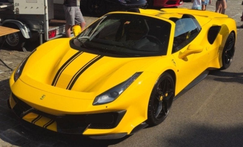 Ferrari 488 Pista Spider Geel 1:18 P18162M1 BBR PRE-ORDER