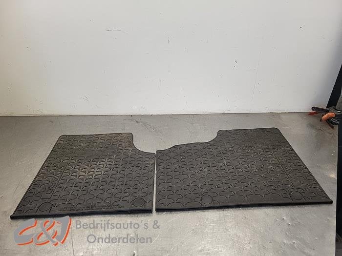 Matten Set van een Opel Vivaro, Gebruikt, -, -, Opel