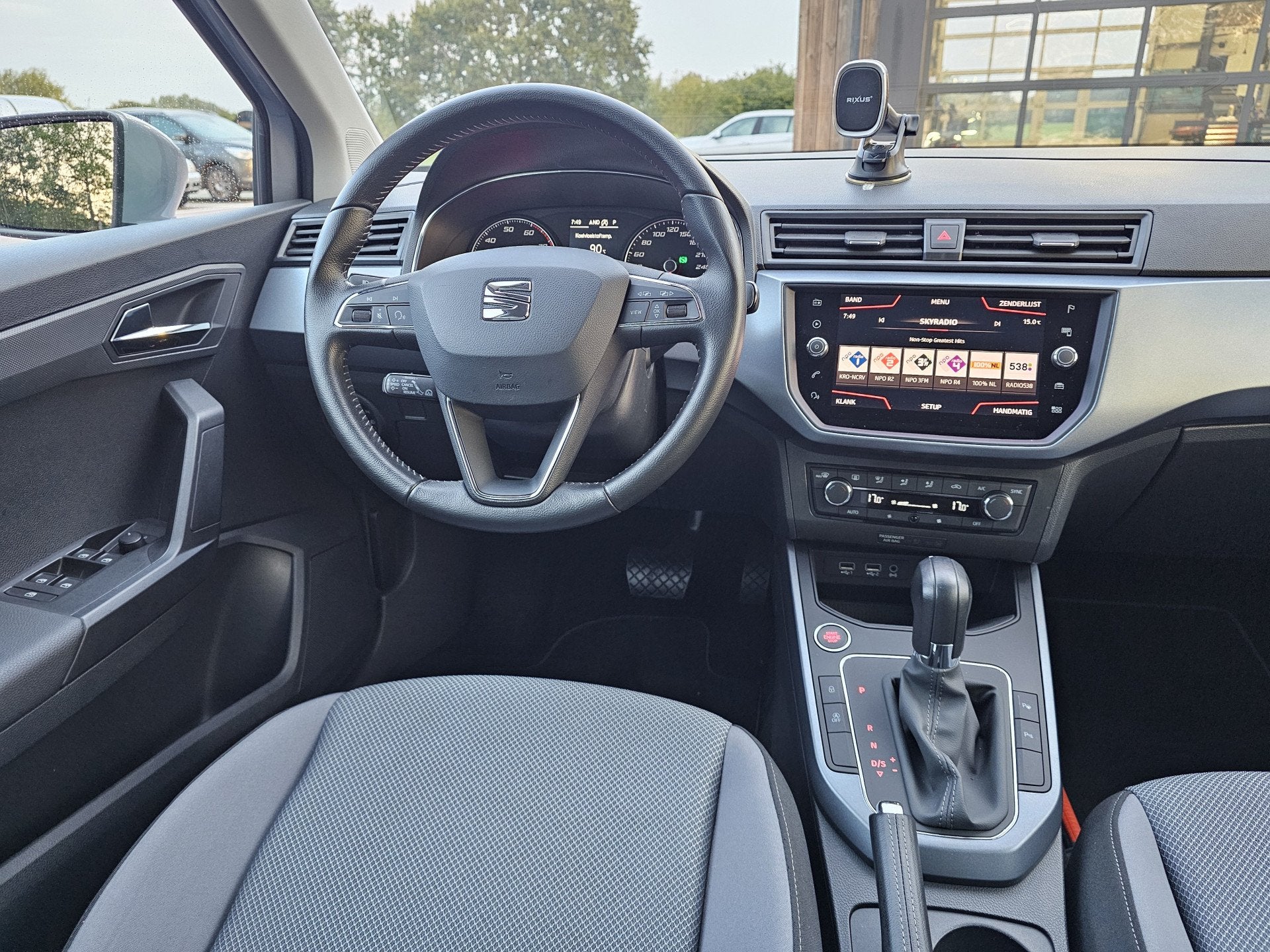 SEAT Arona 1.0 TSI Style Business Intense | Automaat | LED |, Auto's, Stof, Met garantie (alle), 116 pk, 49 €/maand