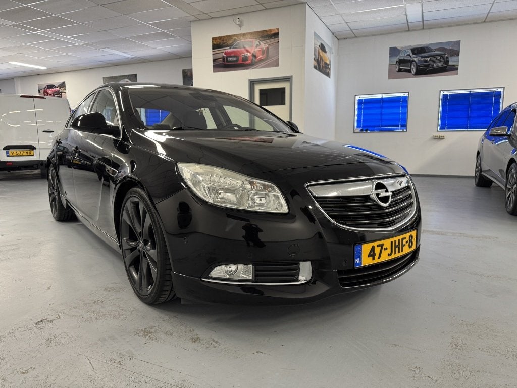 Opel Insignia 2.0 T Sport 220PK (bj 2009), 1513 kg, Gebruikt, 4 cilinders, Zwart