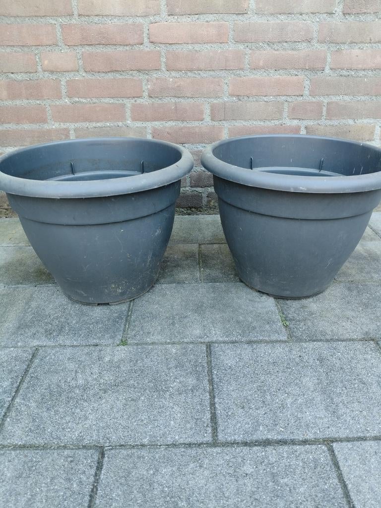 Grijze bloempotten, Tuin en Terras, Ophalen of Verzenden, Rond, Steen, Minder dan 30 cm