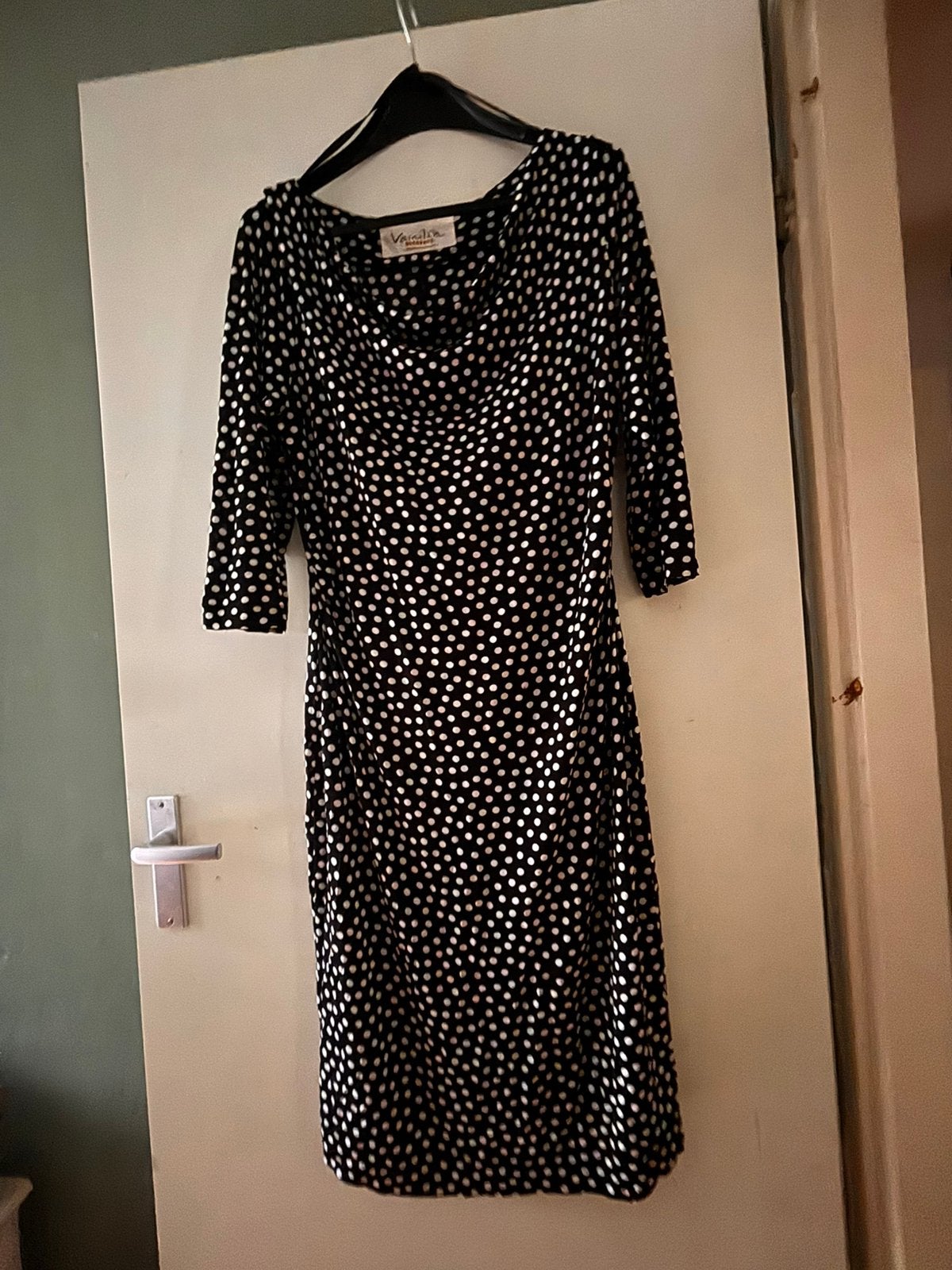 Vanilia jurk zwart met stipjes maar 40, Kleding | Dames, Maat 38/40 (M), Zwart, Ophalen of Verzenden, Gedragen