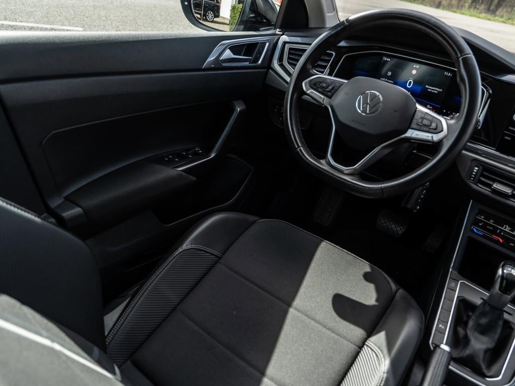 Volkswagen Taigo 1.0 TSI R-Line - AUTOMAAT - IQ LIGHT - PARK, 1160 kg, Gebruikt, Euro 6, Zwart