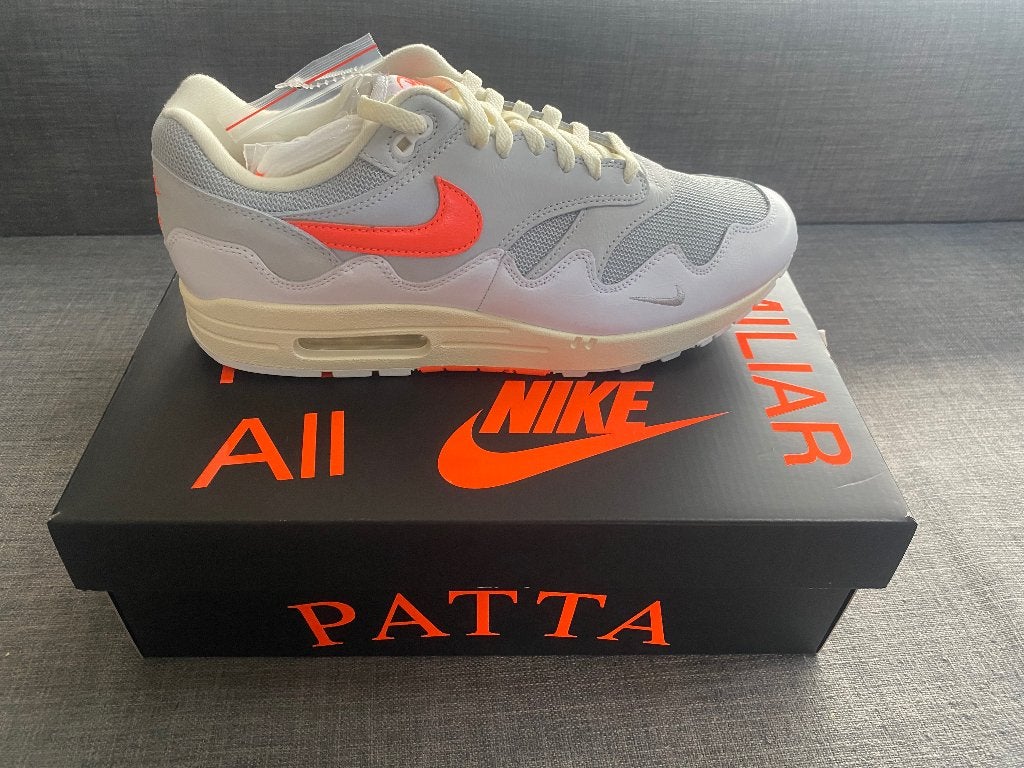 NIKE AIR MAX 1 PATTA WAVES 'WHITE HYPER CRIMSON'! - Maat 45, Wit, Nike, Nieuw, Ophalen of Verzenden