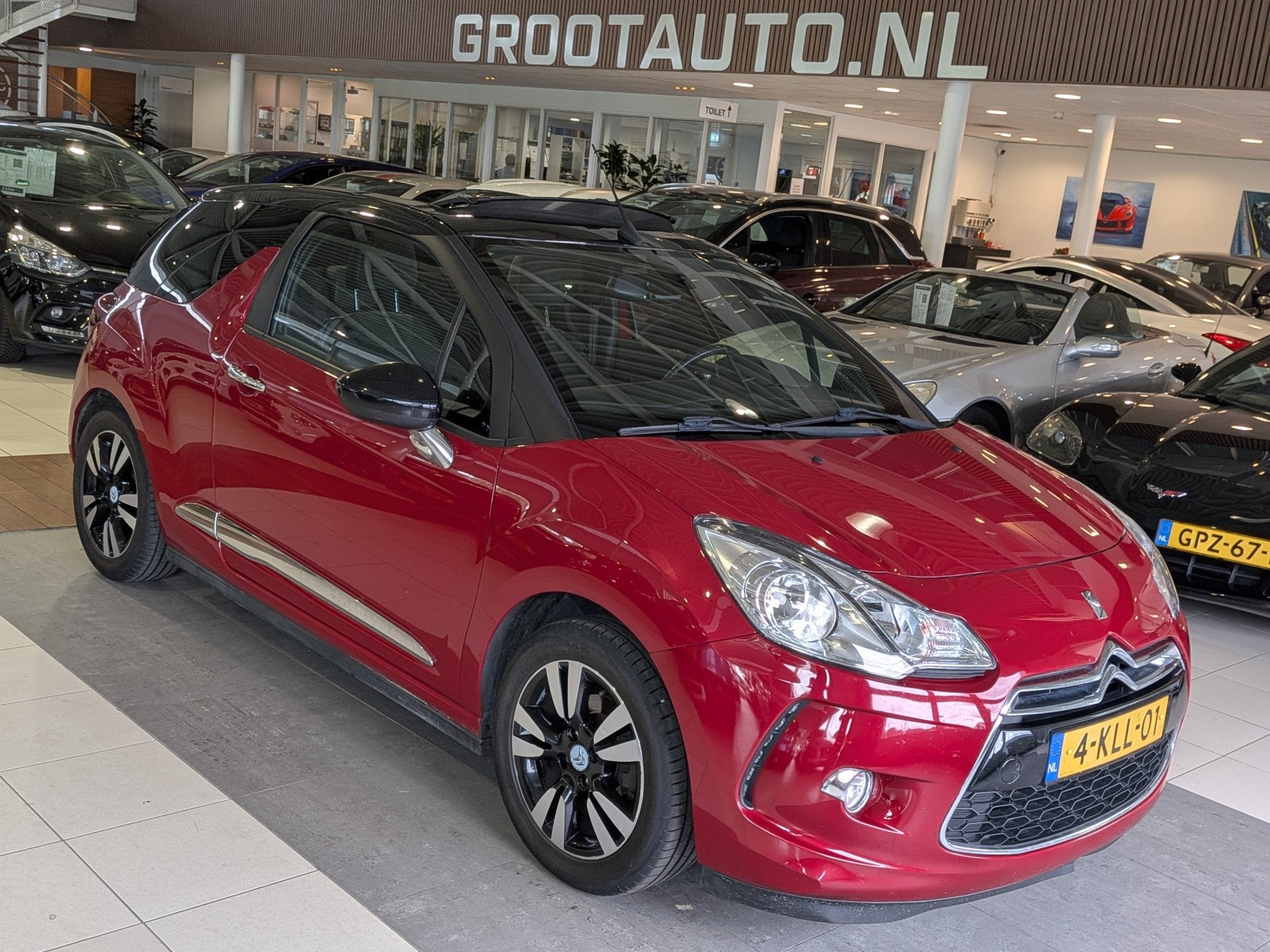 Citroën DS3 Cabrio 1.2 VTi Chic Airco, Cruise Control, Trek, Euro 5, Stof, Zwart, 1199 cc