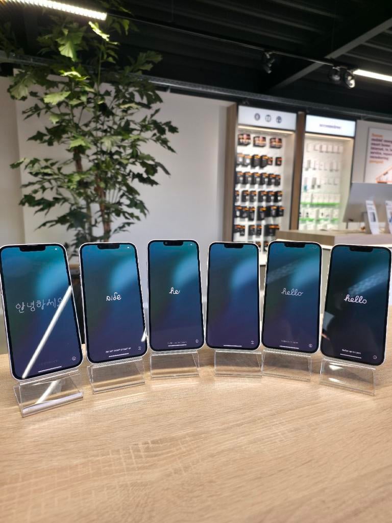 Apple iPhone 14 128GB Wit / Paars 2 jaar garantie, 128 GB, Wit, Refurbished, Ophalen of Verzenden