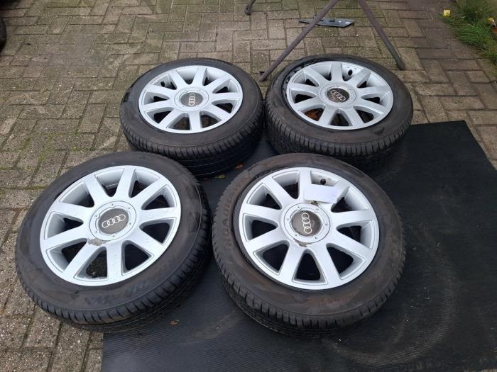 Sportvelgenset + banden van een Audi A4