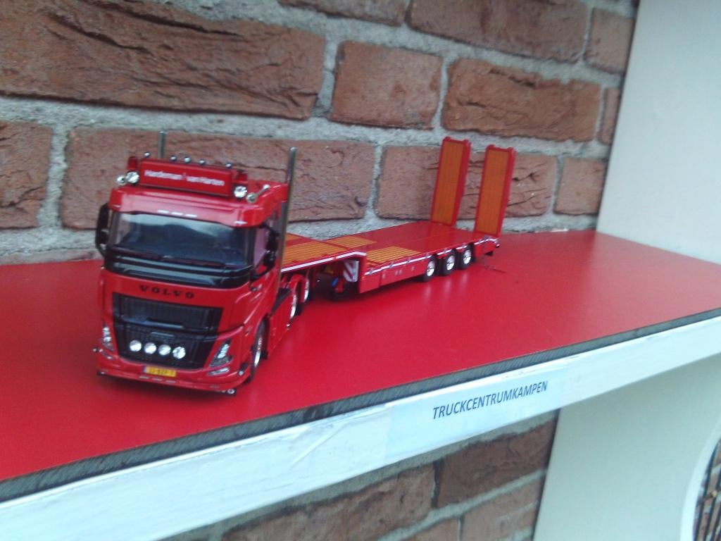 WSI  Volvo  FH  Aero  van  Hardeman  van  Harten., Hobby en Vrije tijd, Modelauto's | 1:50, Ophalen of Verzenden, Nieuw, Bus of Vrachtwagen