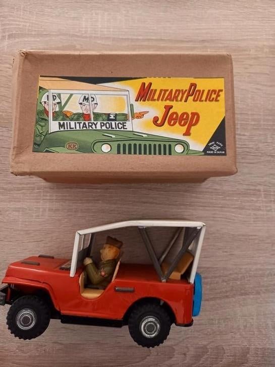 Military Police Jeep met originele doosje, Ophalen of Verzenden