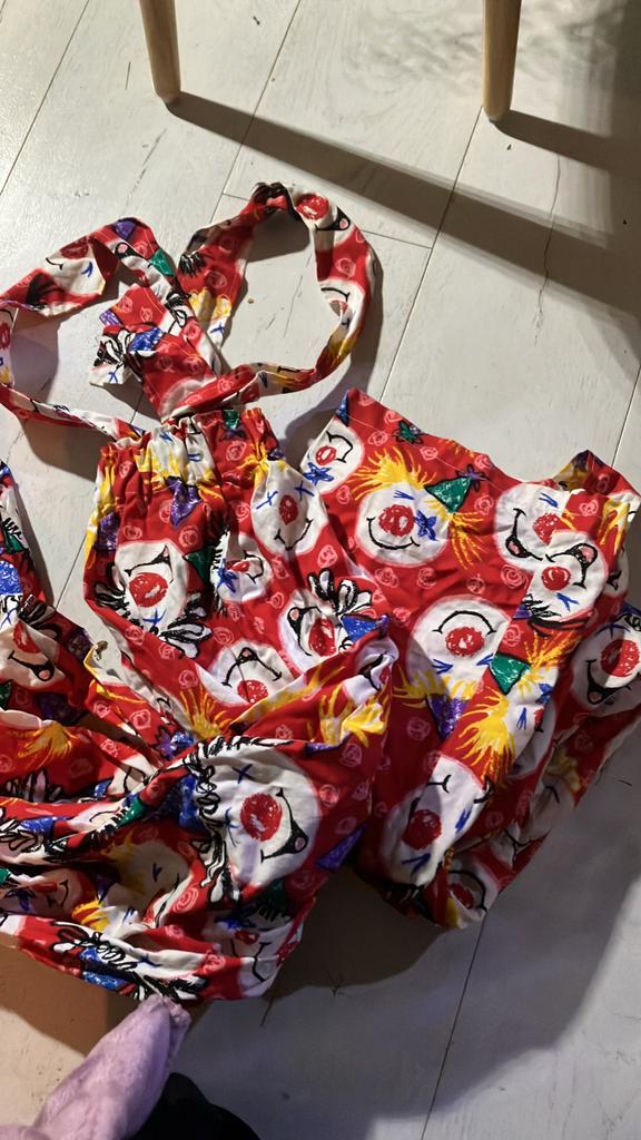 2 katoen carnaval clown pakken + strik M/38, Ophalen of Verzenden, Zo goed als nieuw, Carnaval