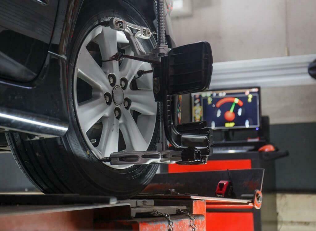 Auto 3D uitlijnen Breda: perfecte wegligging. €59,95, Ophalen, Info@budgetbanden.net, Kleine krogt 37-a Breda, Auto uitlijnen auto