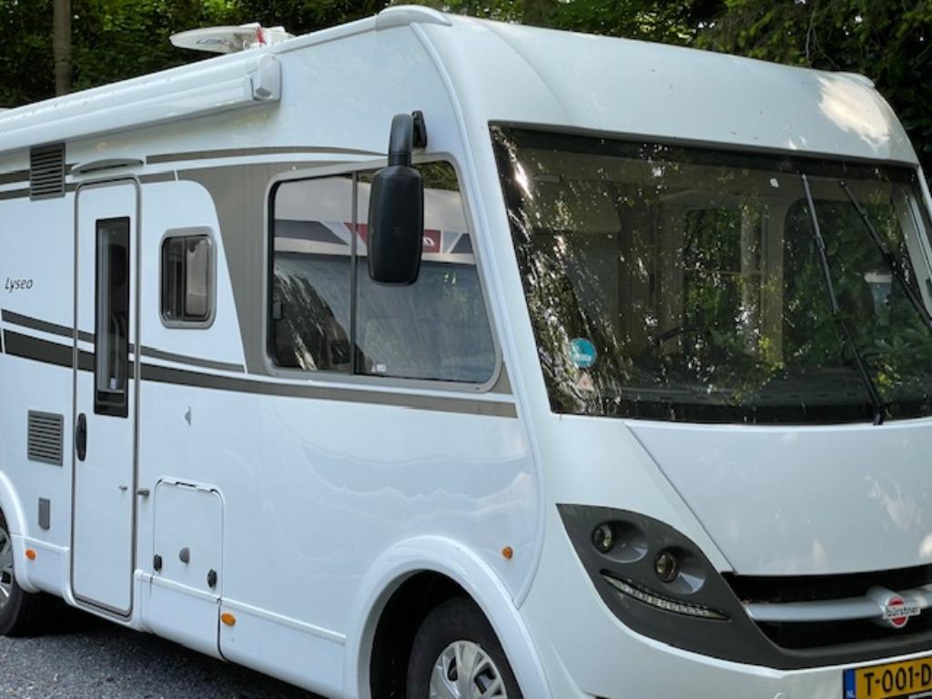 te HUUR Luxe 4-p Burstner integraal camper, all-inclusive, Caravans en Kamperen
