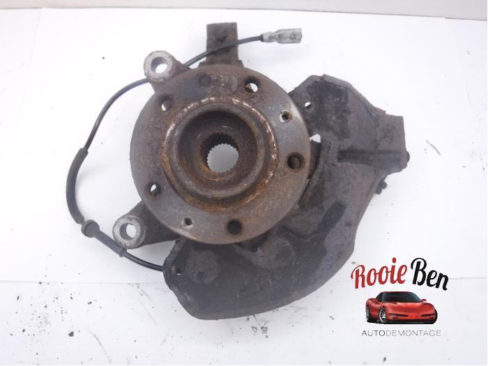 Fusee links-voor van een Peugeot Expert, Gebruikt, -, -, Ophalen of Verzenden