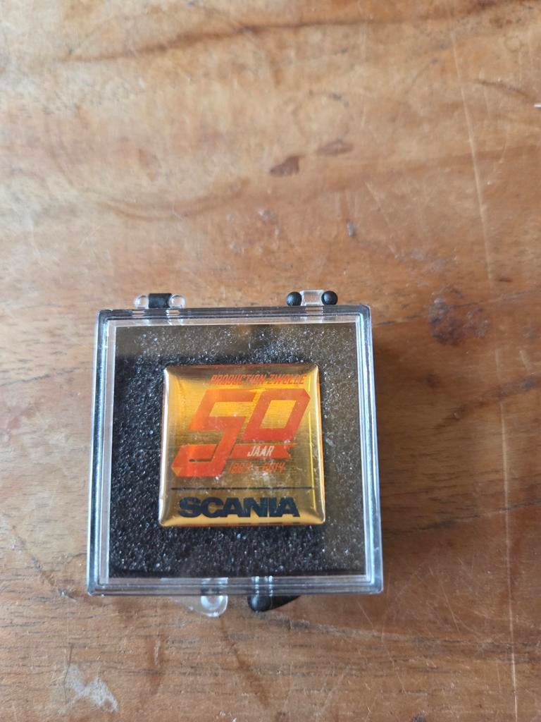 zeldzaam scania speldje., Ophalen of Verzenden
