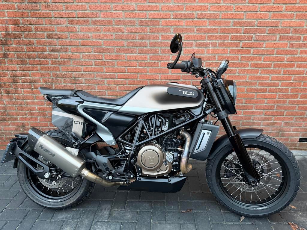 Husqvarna Svartpilen 701, 700 cc, 1 cilinder, Naked bike, Sportuitlaat