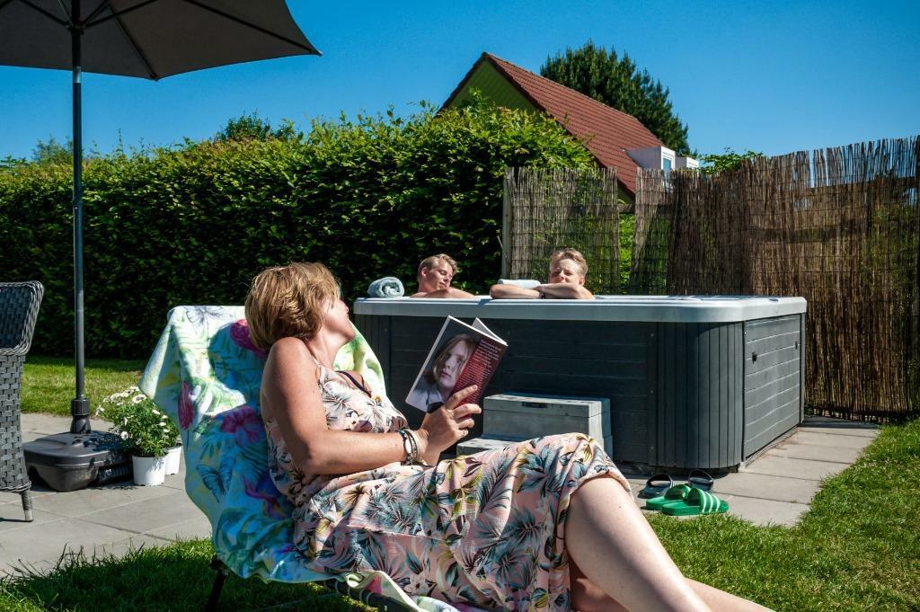2-24pers voorjaar Emslandermeer wellnes sauna buitenspa boot, Bemiddelingsbureau, Groningen, Chalet, Bungalow of Caravan, Aan meer of rivier