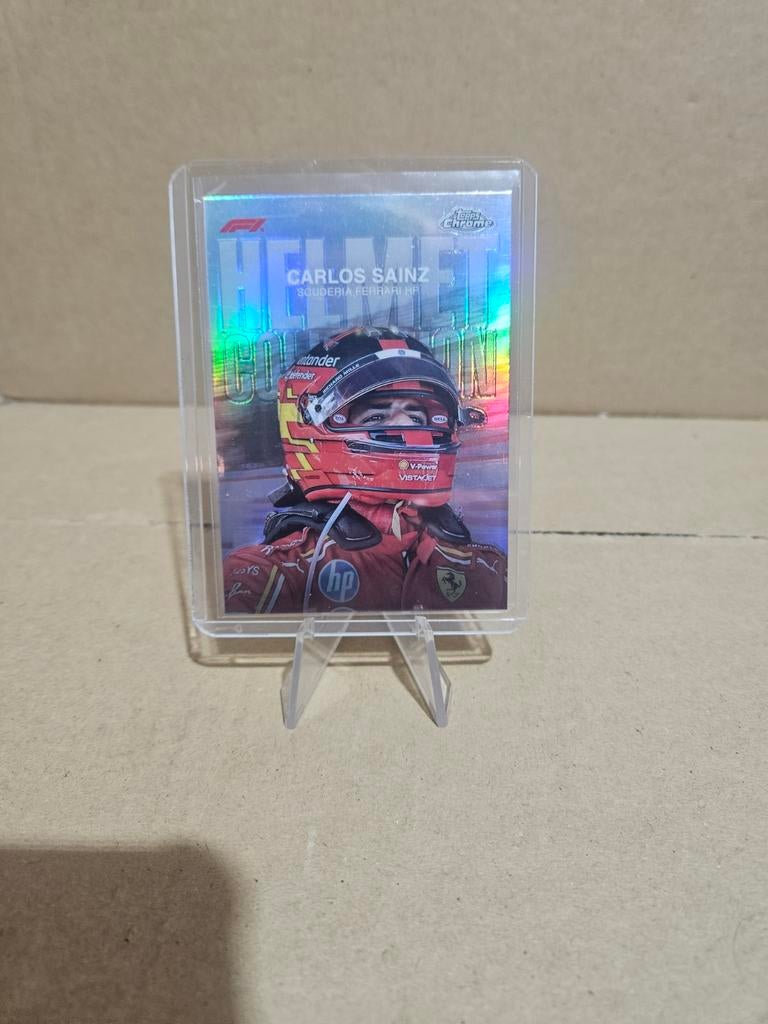 Carlos Sainz Ferrari Helmet Refractor Topps Chrome F1 2024, Verzamelen, Automerken, Motoren en Formule 1, Ophalen of Verzenden