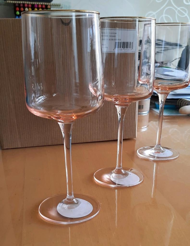 6 Wijnglazen nieuw blush gold, Ophalen of Verzenden, Nieuw, Overige typen