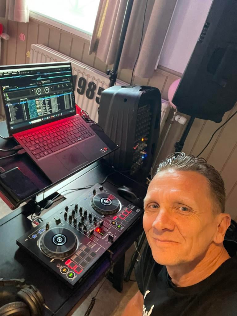 DJ - inclusief licht en geluid, Diensten en Vakmensen, Muzikanten, Artiesten en Dj's, Dj