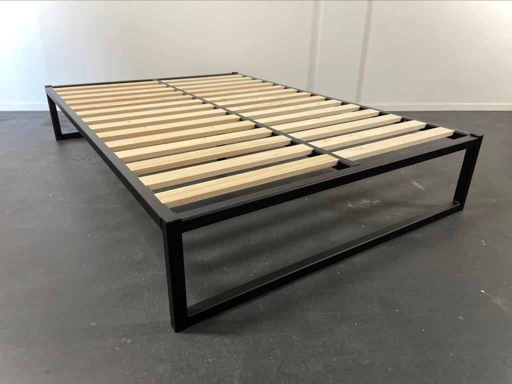 Nieuw Robuust industrieel metalen bedden - zwart Ledikant, Ophalen, Wit, 180 cm, Metaal