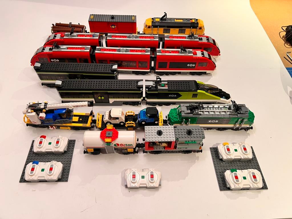5 Lego treinen met heelveel accessoires, Ophalen, Zo goed als nieuw, Complete set, Lego