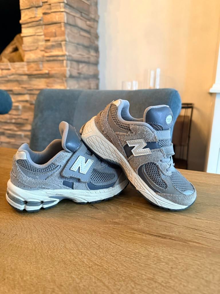 New Balance 2002R | Maat 28 Grijs, Kinderen en Baby's, Kinderkleding | Schoenen en Sokken, Verzenden, Gebruikt