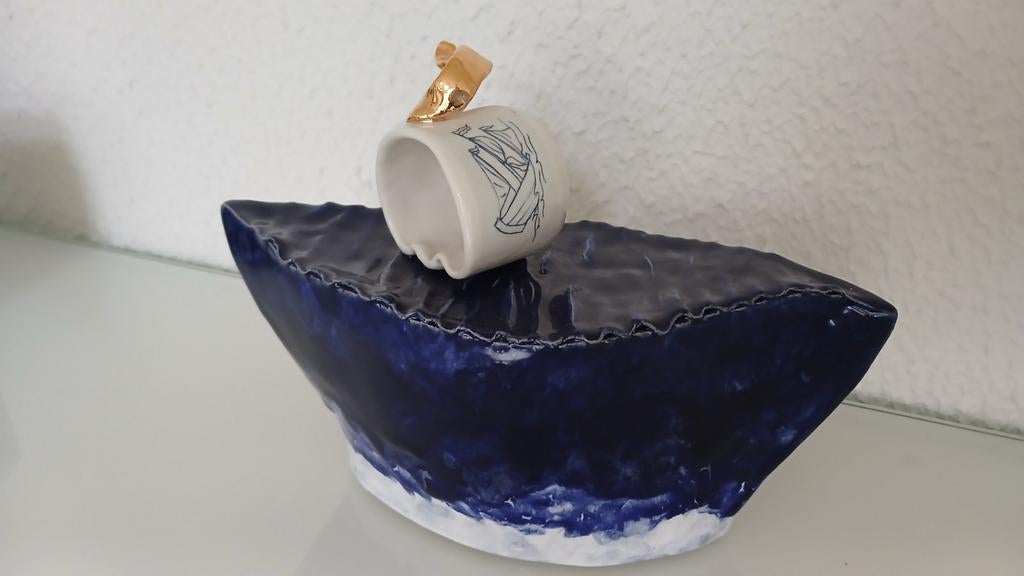 Keramiek schip met goudluster, Ophalen of Verzenden