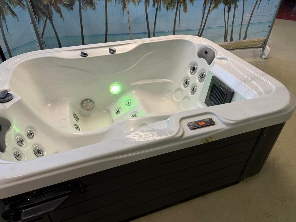 Allseas spa 2 Persoons 2 Ligplaatsen. Zeer compact, Ophalen, Zo goed als nieuw, Filter