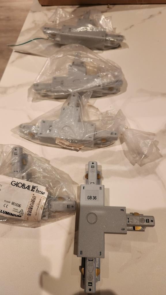 GLOBAL Trac T-connectors (GB40 / GB36 / GB37) – railverlicht, Ophalen of Verzenden, Zo goed als nieuw, Slot