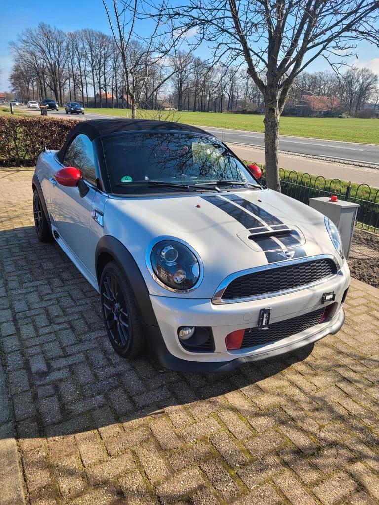 Mini roadster jcw 211 pk bj 2013 met nieuwe apk, Auto's, Mini, Zwart, Cabriolet, Roadster, Handgeschakeld
