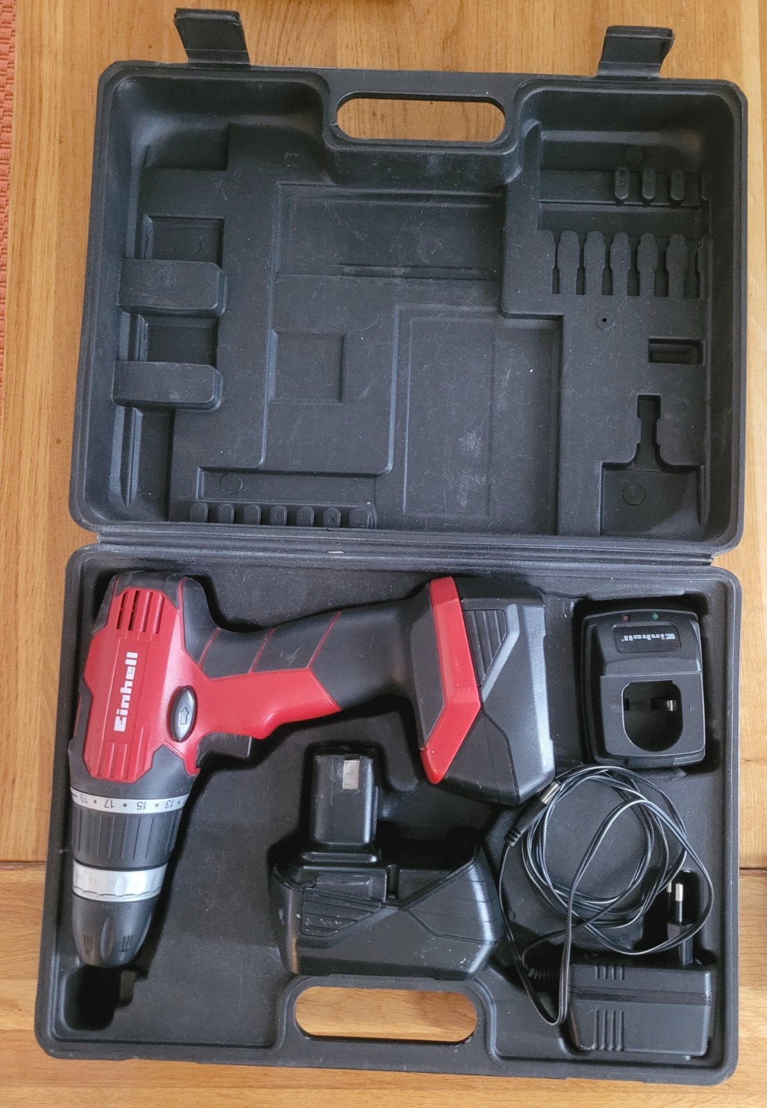 Einhell Accuboormachine met koffer en accessoires, Ophalen, Gebruikt, Variabele snelheid, Boor- en Schroefmachine
