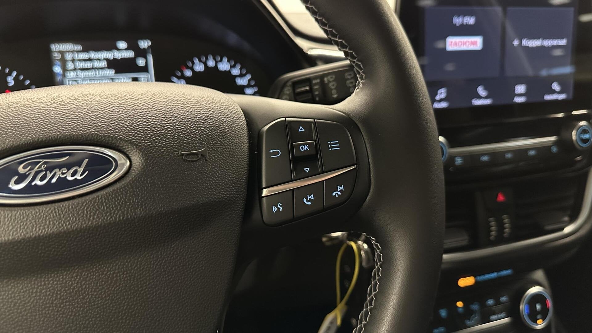Foto 24 van Ford Fiesta 1.0 EcoBoost Hybrid Titanium NAVI CRUISE CARPLAY