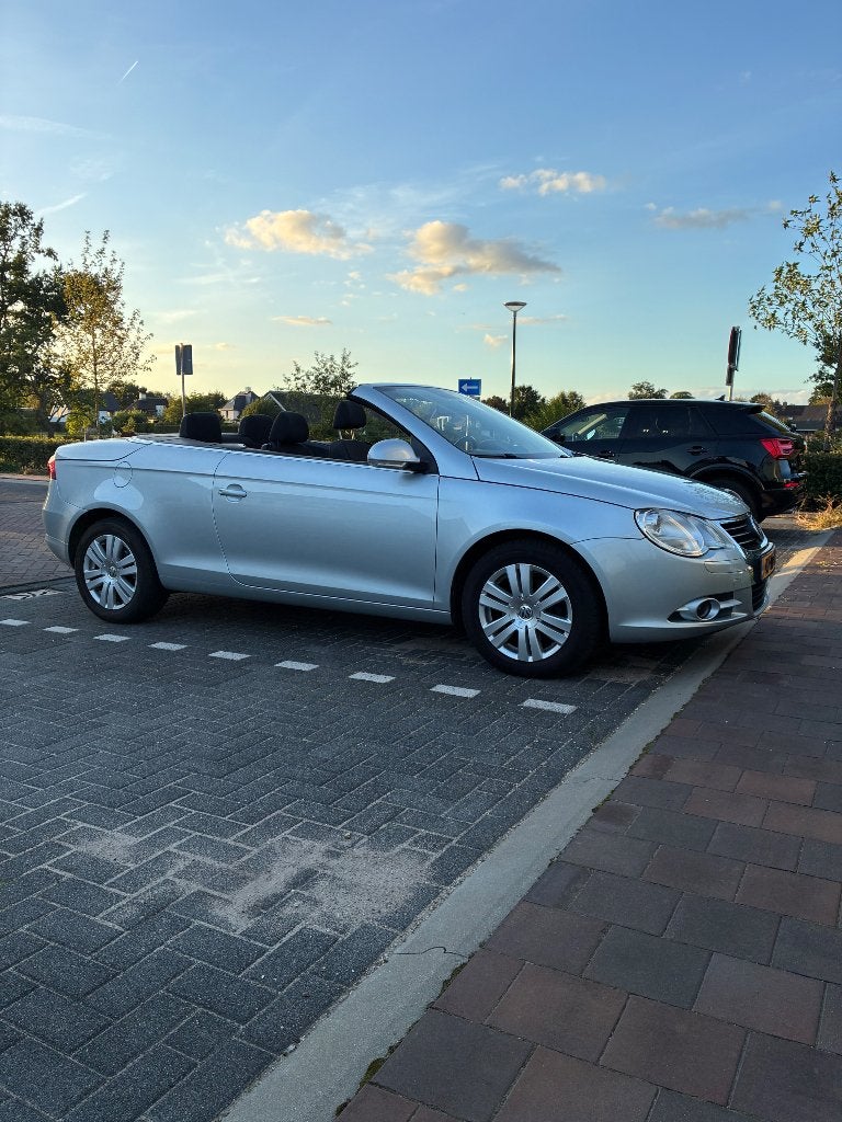 Volkswagen Eos 2.0 Nieuw dak, Voorwielaandrijving, Stof, Zwart, 4 cilinders