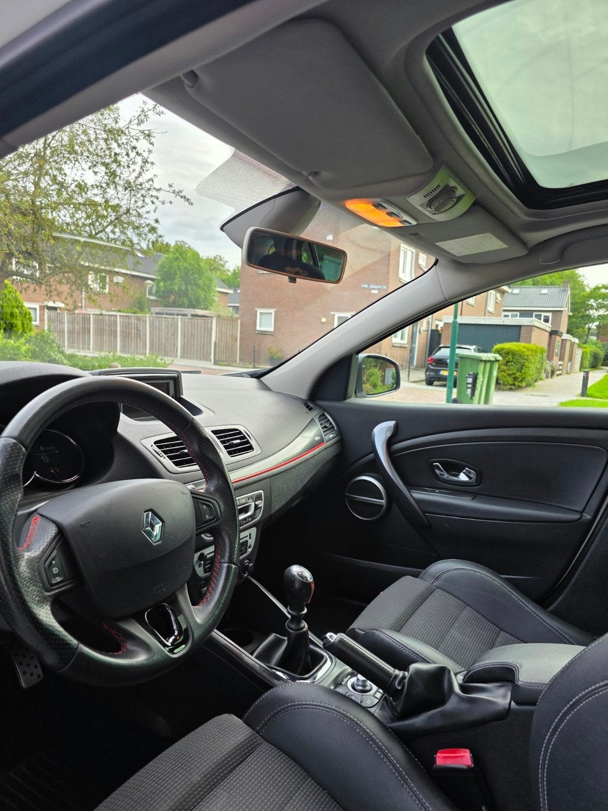 Foto 5 van Renault Mégane 1.5 DCI 81KW Estate 2012 Wit