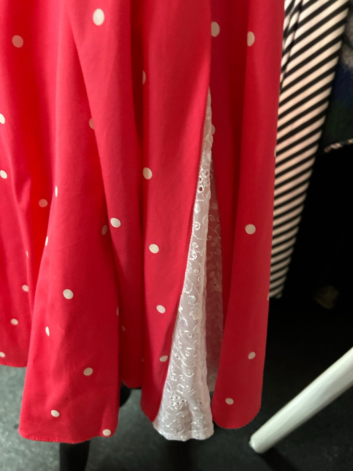 Rode gestipte rok met witte accenten, maat 44 gevoerd, Maat 46/48 (XL) of groter, Ophalen of Verzenden, Gedragen, Rood
