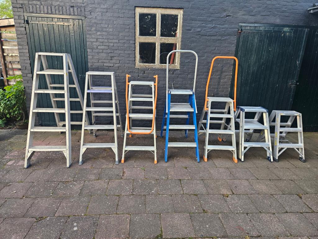 Dubbele trappen met 3 tot 6 treden Dirks,Skyworks enz, Ophalen, Minder dan 2 meter