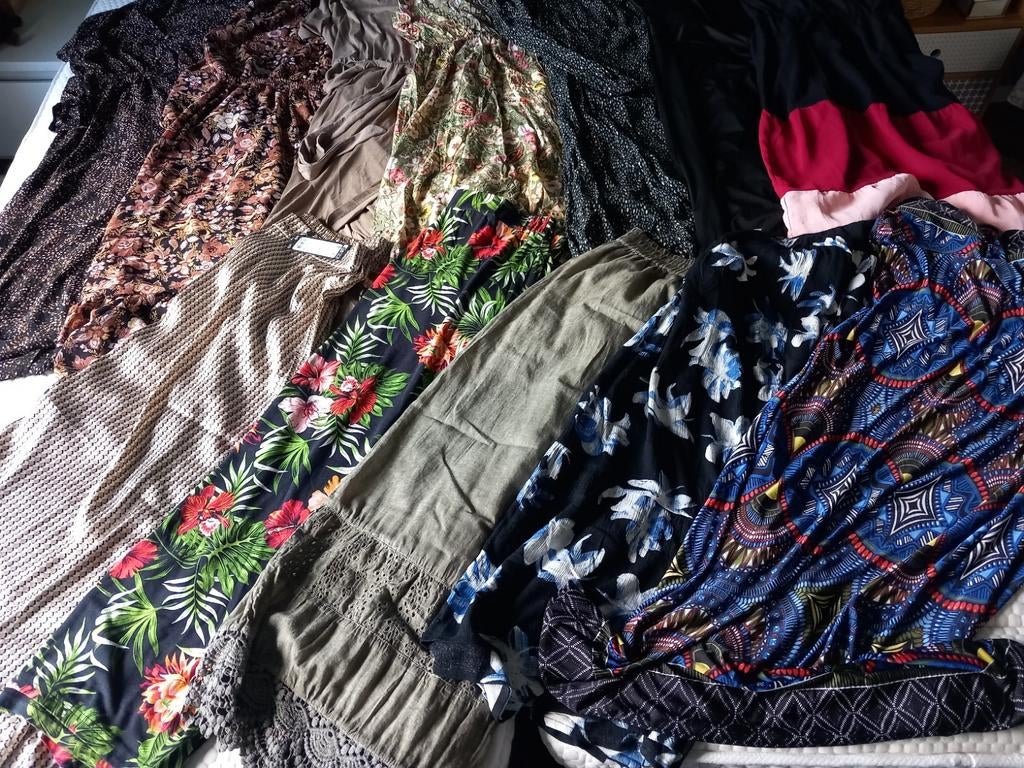 Pakket dameskleding lange jurken en lange rokken maat M/L, Ophalen of Verzenden, Zo goed als nieuw, Overige kleuren, Onder de knie