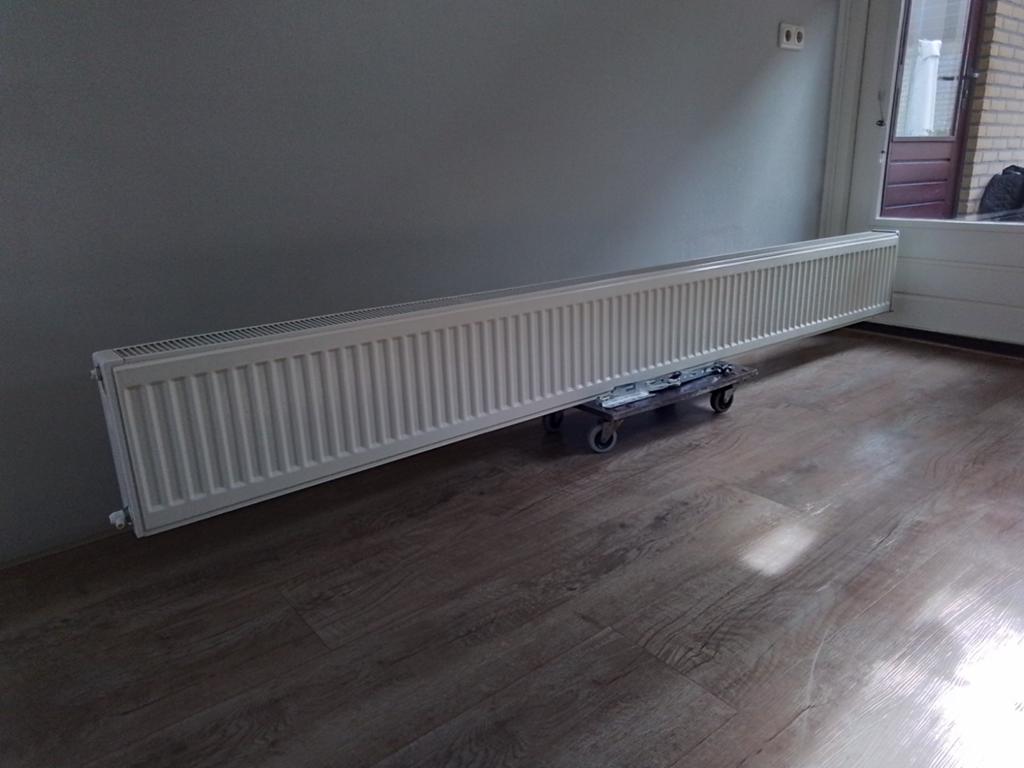 Twee nette witte  radiatoren onbeschadigd, Doe-het-zelf en Verbouw, Verwarming en Radiatoren, Ophalen, 30 tot 80 cm, Radiator