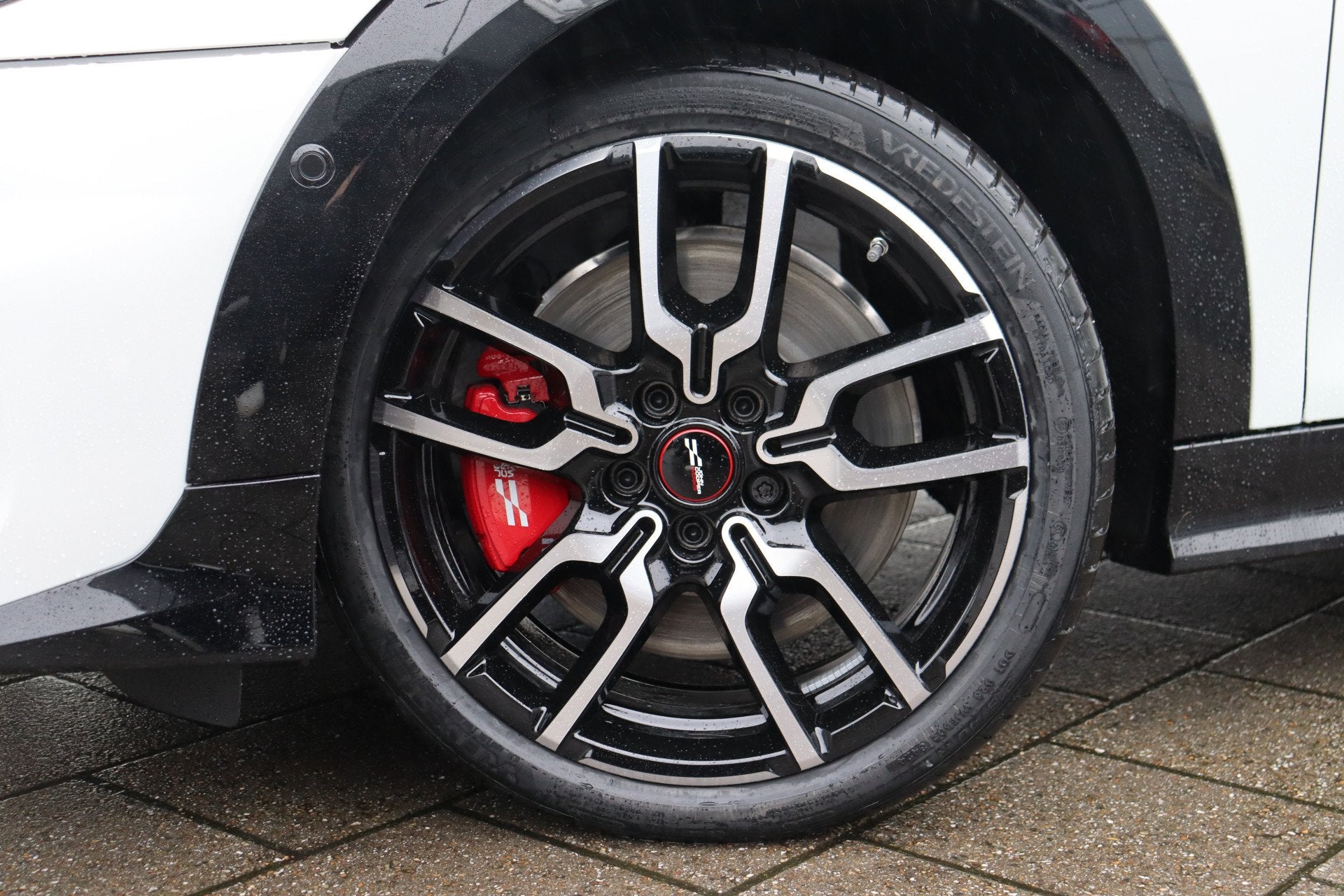 MINI Hatchback John Cooper Works / Pakket M / 18" JCW Lap Sp, Auto's, Mini, Dealer onderhouden, Stof, 258 pk, 4 stoelen