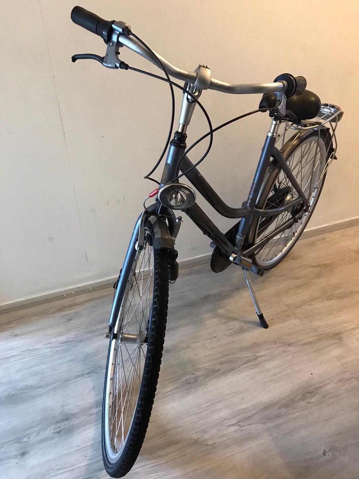 Fietsen 28 inch wielen damesfiets, Ophalen, Zo goed als nieuw, Gazelle, Versnellingen