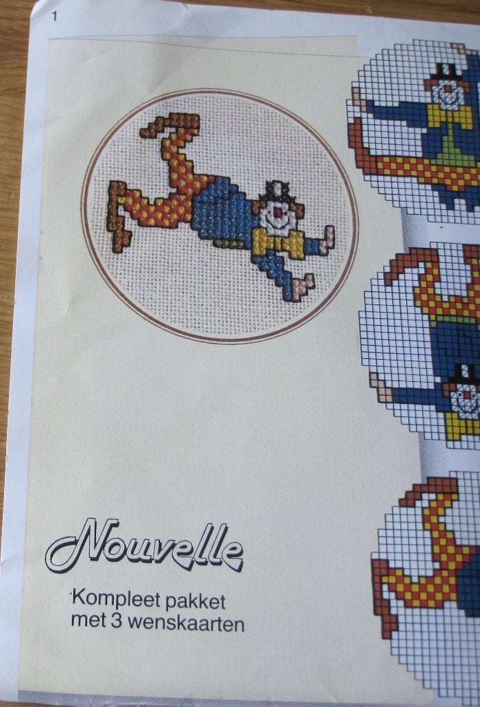 borduurpatroon van drie clowntjes - Nouvelle, Ophalen of Verzenden, Zo goed als nieuw, Handborduren, Patroon
