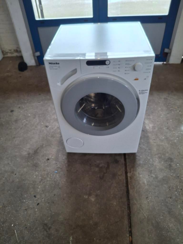Miele W 1713 SoftCare System wasmachine, Witgoed en Apparatuur, Wasmachines, Refurbished, Voorlader, 6 tot 8 kg, 85 tot 90 cm