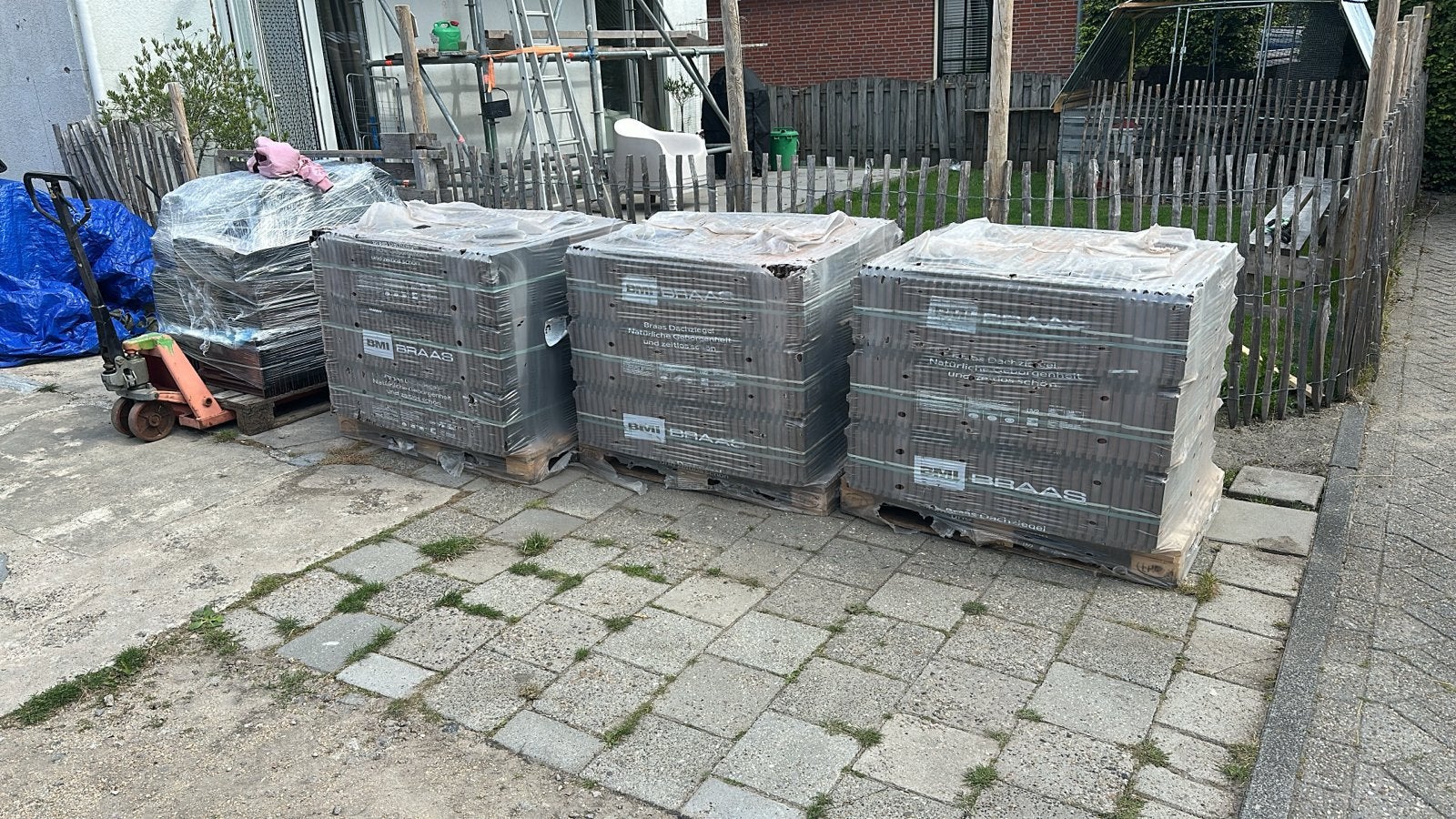 Monier Tuile Plat Inktzwart Mat Verglaasd - 1 pallet dakpan, Doe-het-zelf en Verbouw, Dakpannen en Dakbedekking, Ophalen, Steen of Klei