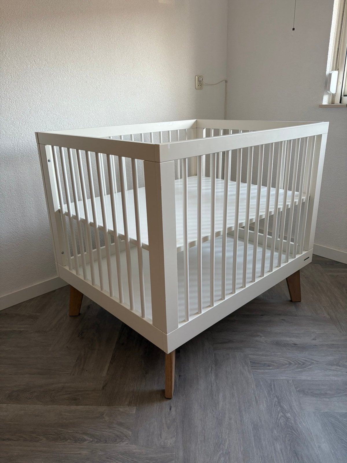 Kidsmill box op houten poten., Kinderen en Baby's, Ophalen, Zo goed als nieuw